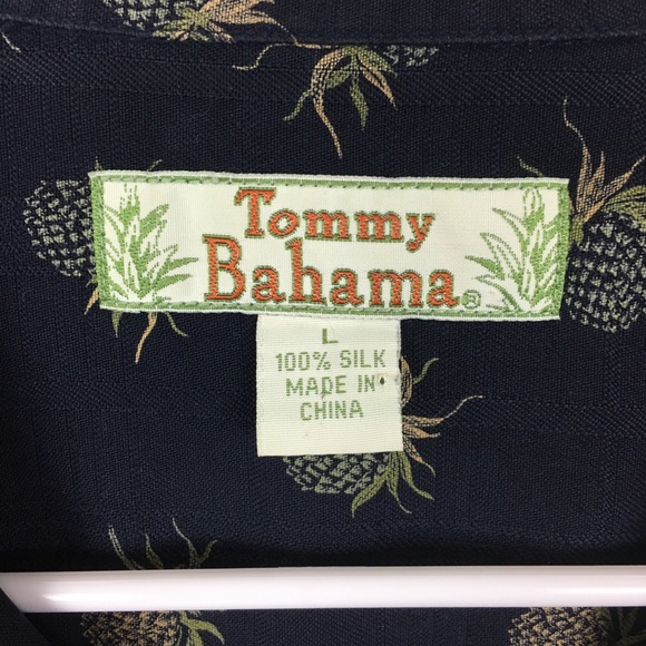 Men’s Tommy Bahama 100% Silk Shirt Pineapples - Picture 3 of 4